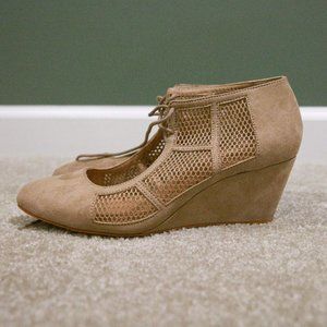 NWOT Kaari Blue Wedges - 9.5 WIDE